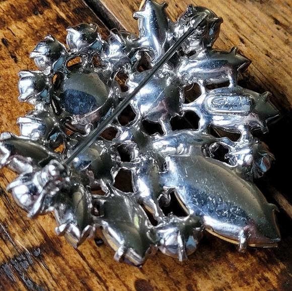 Signed Schiaparelli Brooch Domed Openwork Swarovski Crystal Silver Tone Back - Picture 6 of 7